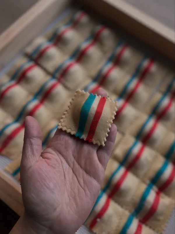 Ravioles con los colores de la bandera italiana